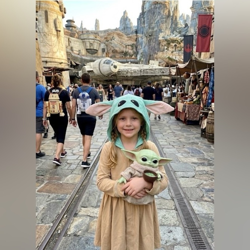 Only Little Once Disney Star Wars Yoda Dress Size 5 Girls dress up